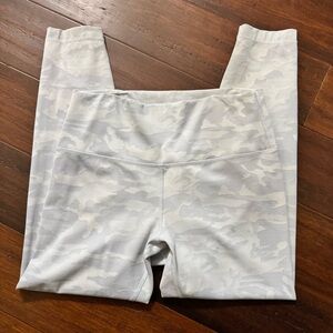 lululemon athletica Women's Light Gray Camouflage Leggings